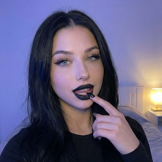 Goth Yara 🖤